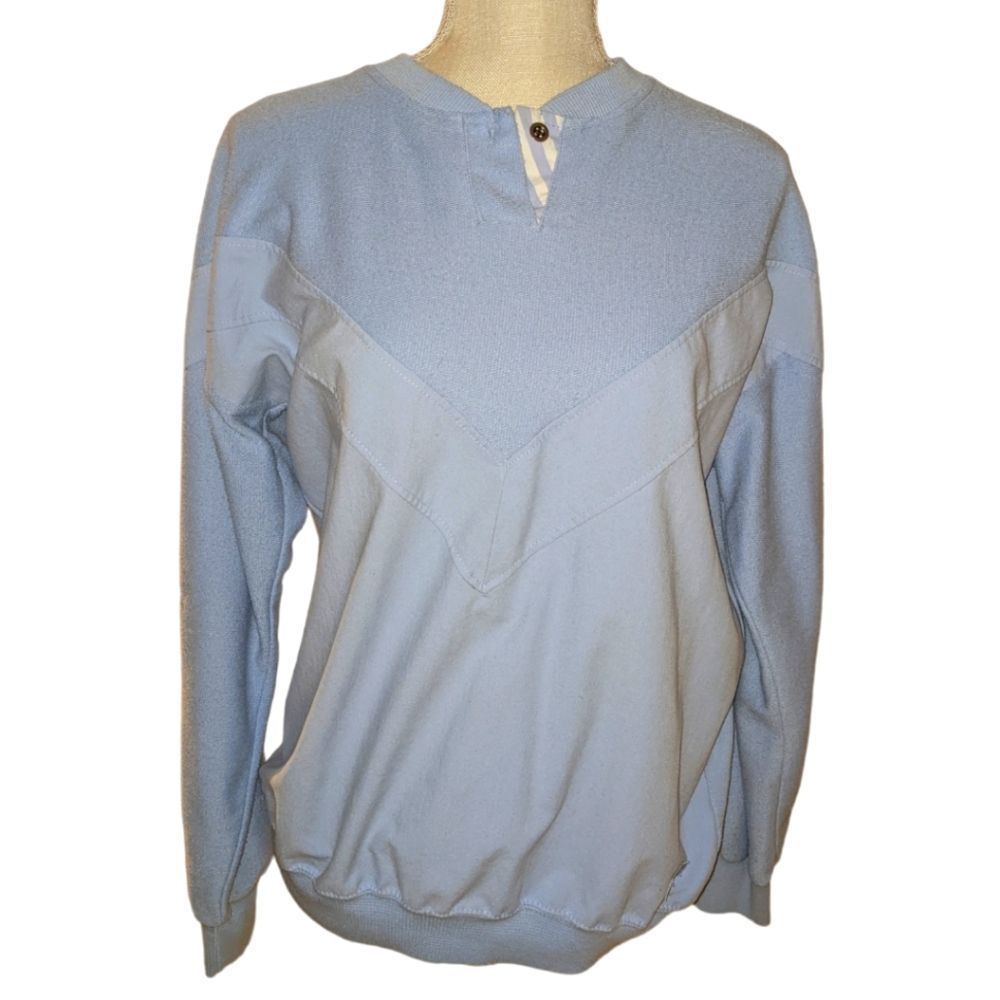 🤩‎ Wilson blue vintage sweatshirt size Medium 🤩 2 for $20